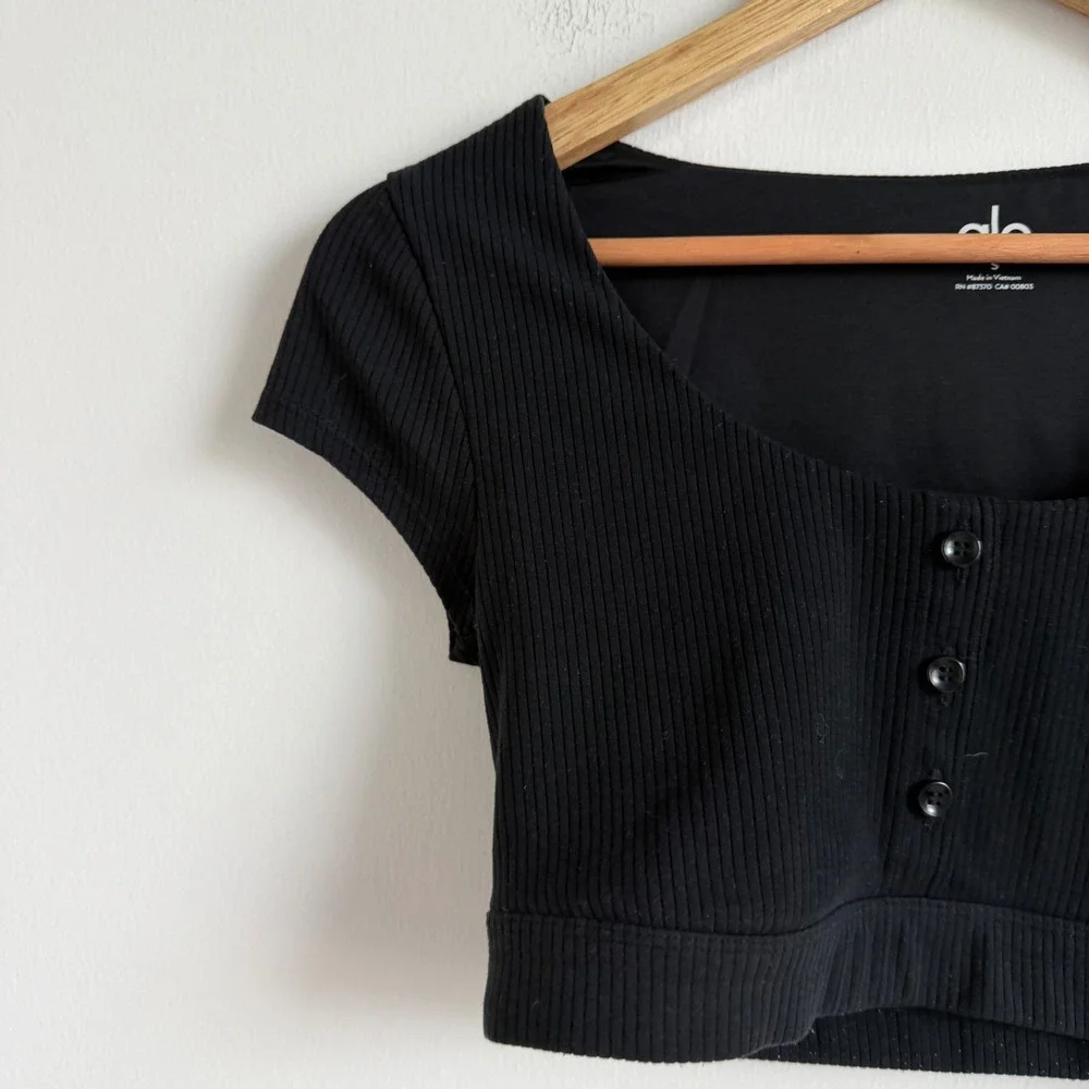 Alo Yoga Blissful Henley Black Crop Top Women's‎ Size Small